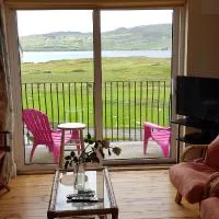 Beautiful 3 Bed Apartment with Balcony Sea View, Hotel in Dunfanaghy