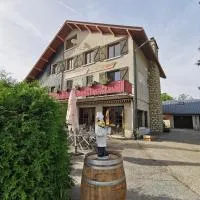 Hôtel Au Feu De Bois, hotel u gradu 'Autrans'
