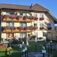 Edelsteinhotel Guniwirt, hotel a Krakaudorf