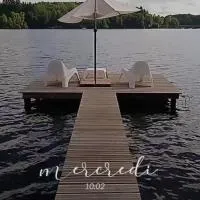 Ma Cabane Au Bord Du Lac, מלון בNeuvic