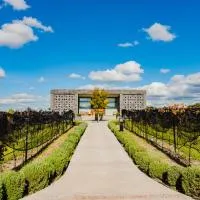 Casa Raíces Hotel Luxury & Viñedo, מלון בLos Galvanes