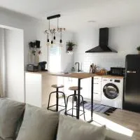 Apartamentos La Casa del Maestro, ξενοδοχείο σε Alhama de Aragón