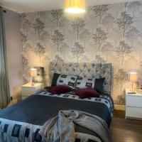 Private double room in a house close to the Manchester airport, hotel near Manchester Airport - MAN, Wythenshawe