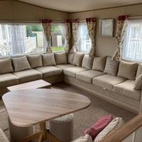 Deluxe 3 Bedroom Caravan with extra en-suite North Shore