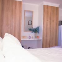 Charms and bows studio apartment -near ORT airport