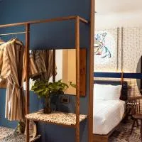 فندق Tints of Blue، فندق في بانكوك