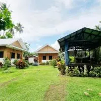 Bahandi Beach Lodge, hotel v Mambajau