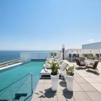 Hotel Marina Badalona، فندق في بادالونا