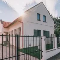 Kardamom Studio Apartman, hotel v destinaci Szigliget