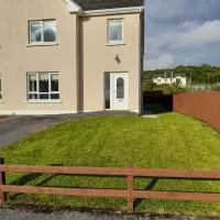 NO 9 The Willows, Ballinamore, Entire home – hotel w mieście Ballinamore