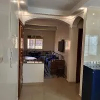 90 qm Wohnung mit 2 Schlafzimmern، فندق في مراكش