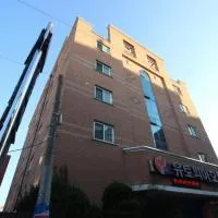 Utopia Hotel โรงแรมในGumi