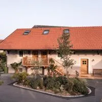 Ferienwohnungen in der alten Schnapsbrennerei Kolleritsch in Mureck, hotel en Mureck