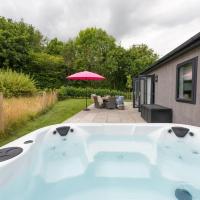 Blossom Lodge, 1 Roadford Lake Lodges