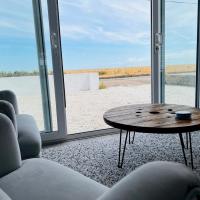 Pass the Keys Fabulous Beach Front Holiday Location, hotel in Lydd