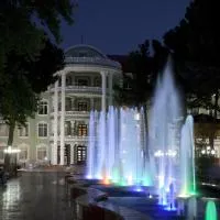 Bahoriston Hotel, hotel a Qayraqqum