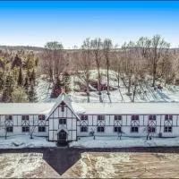 Snow Chasers Lodge โรงแรมในWakefield