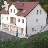 Sobe pri Roži, hotel a Postojna