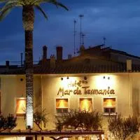 Hotel Mar de Tasmània - Auto Check-in, hotel di La Bisbal d'Empordà