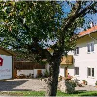 Gästehaus Niedermeierhof, hotelli kohteessa Ebersberg