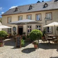Warsberger Weinhof - Hotel & Weinwirtschaft, hotell i Neumagen-Dhron