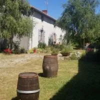 Chambres et gîte dans un lieu calme et champêtre Gourgé Les Grippeaux proche Parthenay, ξενοδοχείο σε Gourgé