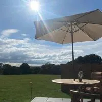 Vale View Glamping, готель у місті Рітін