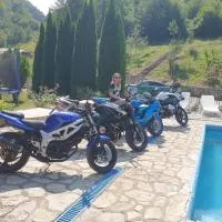 Etno Selo VRELO & Camping, hotel v mestu Berane
