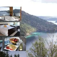 Moon Water Lodge, hotel u gradu Malahat
