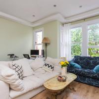 Stunning 2 Bedroom Apartment in Maida Vale with a garden