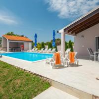Awesome Home In Valtura With 6 Bedrooms, Wifi And Outdoor Swimming Pool, hotel near Pula Airport - PUY, Valtura