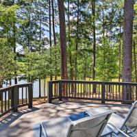 Waterfront McCormick Townhome with Deck and Views