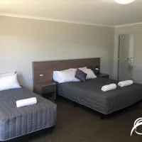 Griffith में, होटल Coro Club Motel
