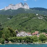Hôtel Beau Site Talloires B SPA, hotelli kohteessa Talloires