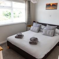 2 Chatsworth Riverscape Apartments - Peaceful apartment in great location with free parking overlooking the Gannel just a short walk from Newquays incredible beaches and local amenities