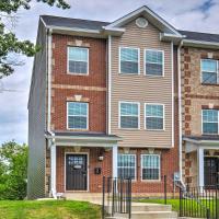 Well-Appointed Townhome Steps to Rec Center!
