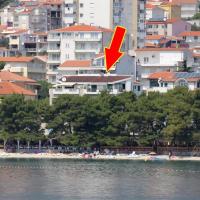 Apartments by the sea Makarska - 6666, kh&aacute;ch sạn ở Makarska