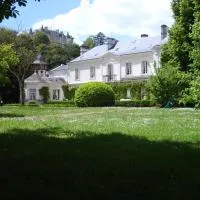 Chambre d'hôte Manoir de Clairbois, hotel u gradu 'Larçay'