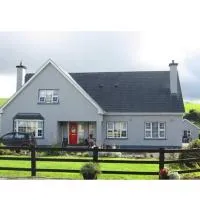 Derghaven B&B, Hostel & Self Catering, hôtel à Scarriff