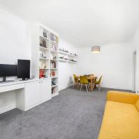 Modern 1 bed in Fulham, hotel in London