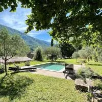 Charmant Logement avec piscine., hotel i Valleraugue