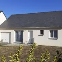 Maison familiale entre Dinard-St Malo-Dinan., hotel in Pleslin-Trigavou