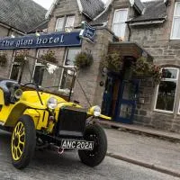 The Glen Hotel Newtonmore - Rooms, bar & restaurant, hotelli kohteessa Newtonmore
