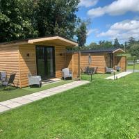 Mourne Meadow Cabins- Foxes Den