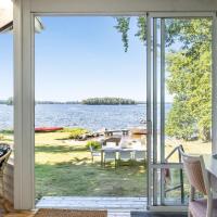 Lovely cottage with fantastic location and own lake plot by Helgasjon, Vaxjo