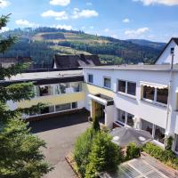 Berghotel Natura Bed & Breakfast, hotel di Zueschen, Winterberg