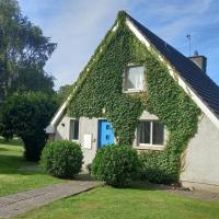 Idyllic 3-Bed House minutes from village & beach, hotel di Rathmullan