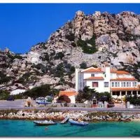 Hotel Nido D'aquila, hotel v destinaci La Maddalena