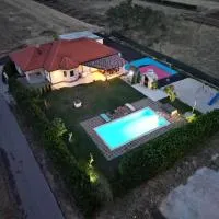Villa six brothers, hotel u gradu 'Juričići'