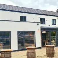 The Waterside Bar Rooms & Restaurant, hotel sa Manchester